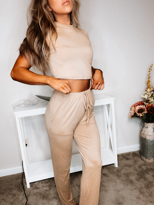 Laura Brown Lounge Set - Loose-Fitting and Cozy