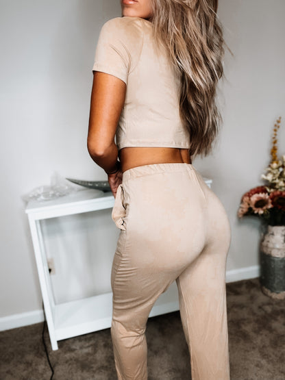 Laura Brown Lounge Set - Loose-Fitting and Cozy